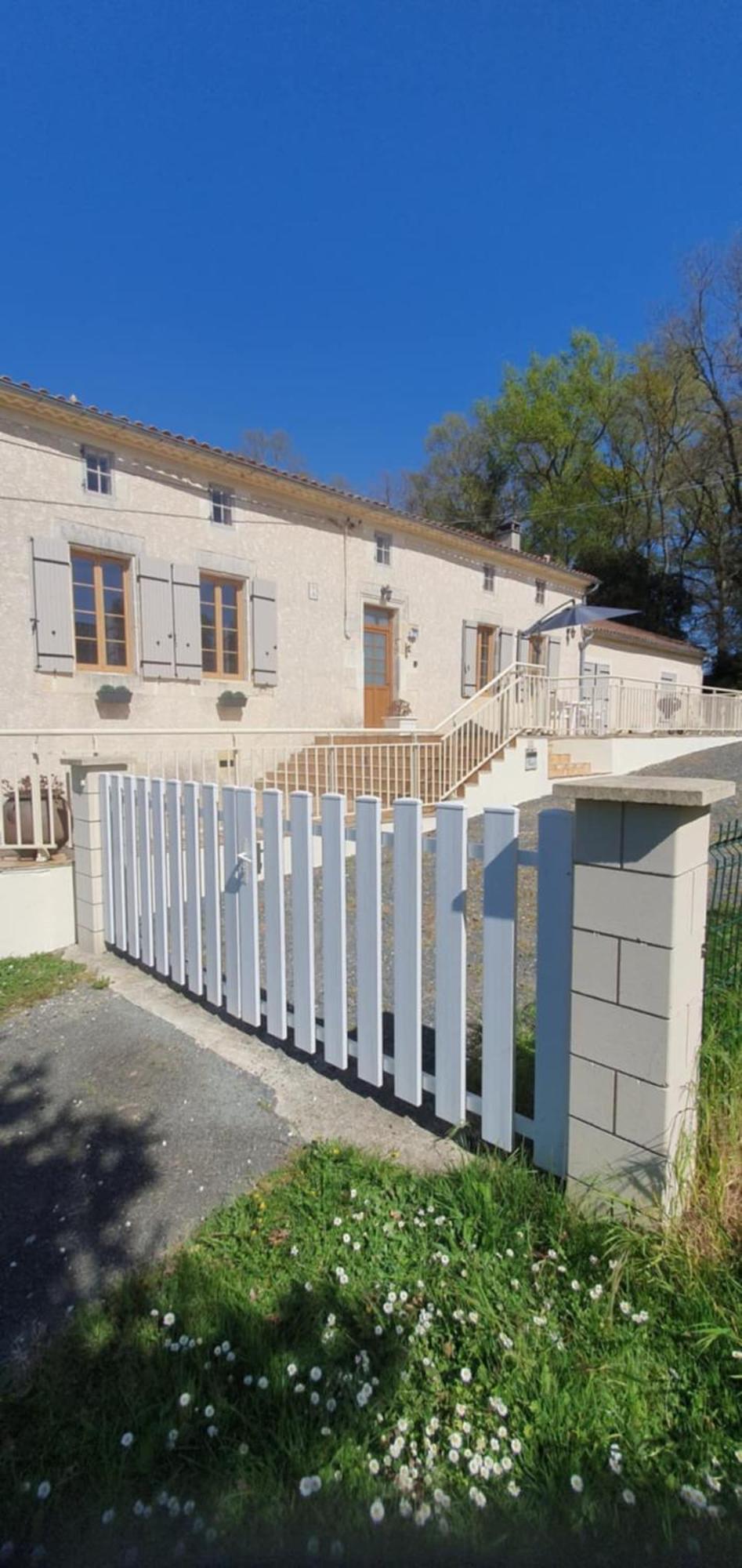 Maison 2 Chambres Au Calme Saint-Bonnet-sur-Gironde Eksteriør billede